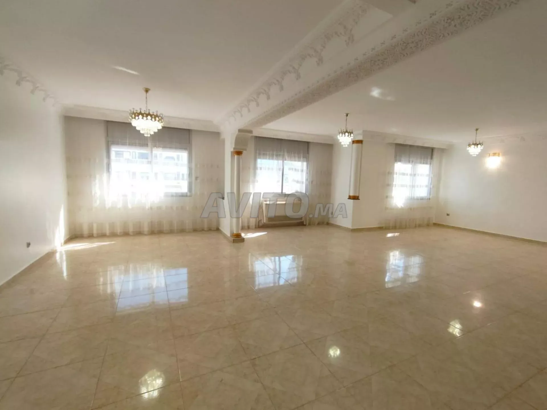Appartement à louer 210 m² Racine