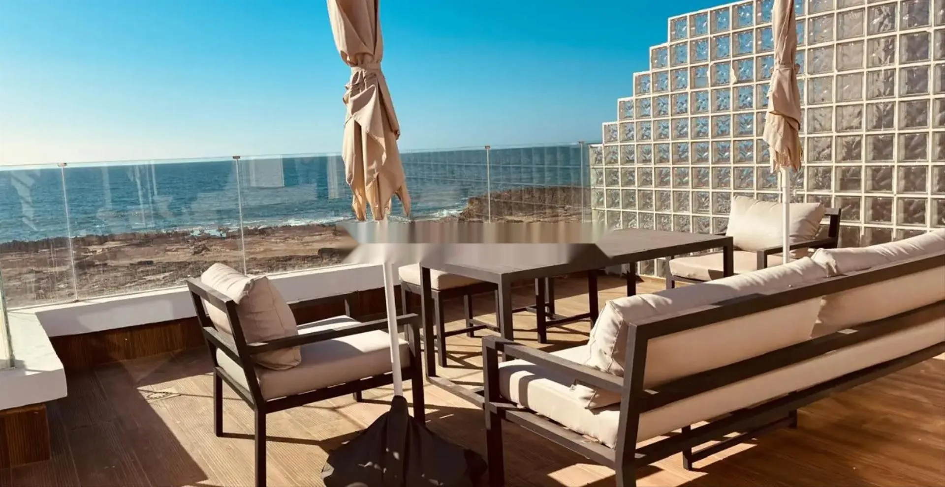 Villa d'Exception en Première Ligne sur l'Océan