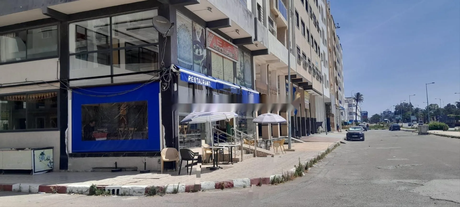 مطعم وجزارة ومقهى للبيع