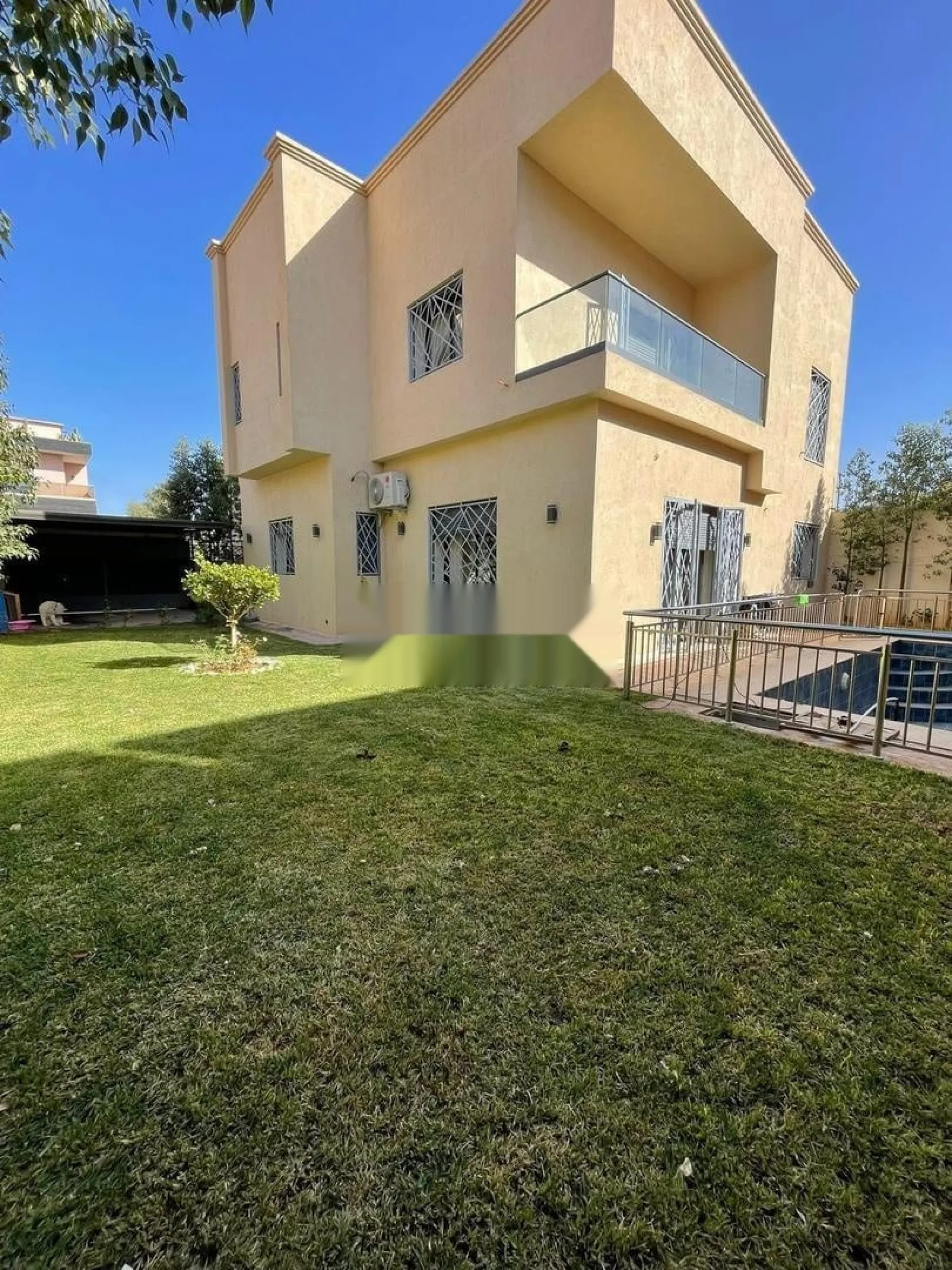 VILLA DE HAUT STANDING À VENDRE ABWAB MARRAKECH