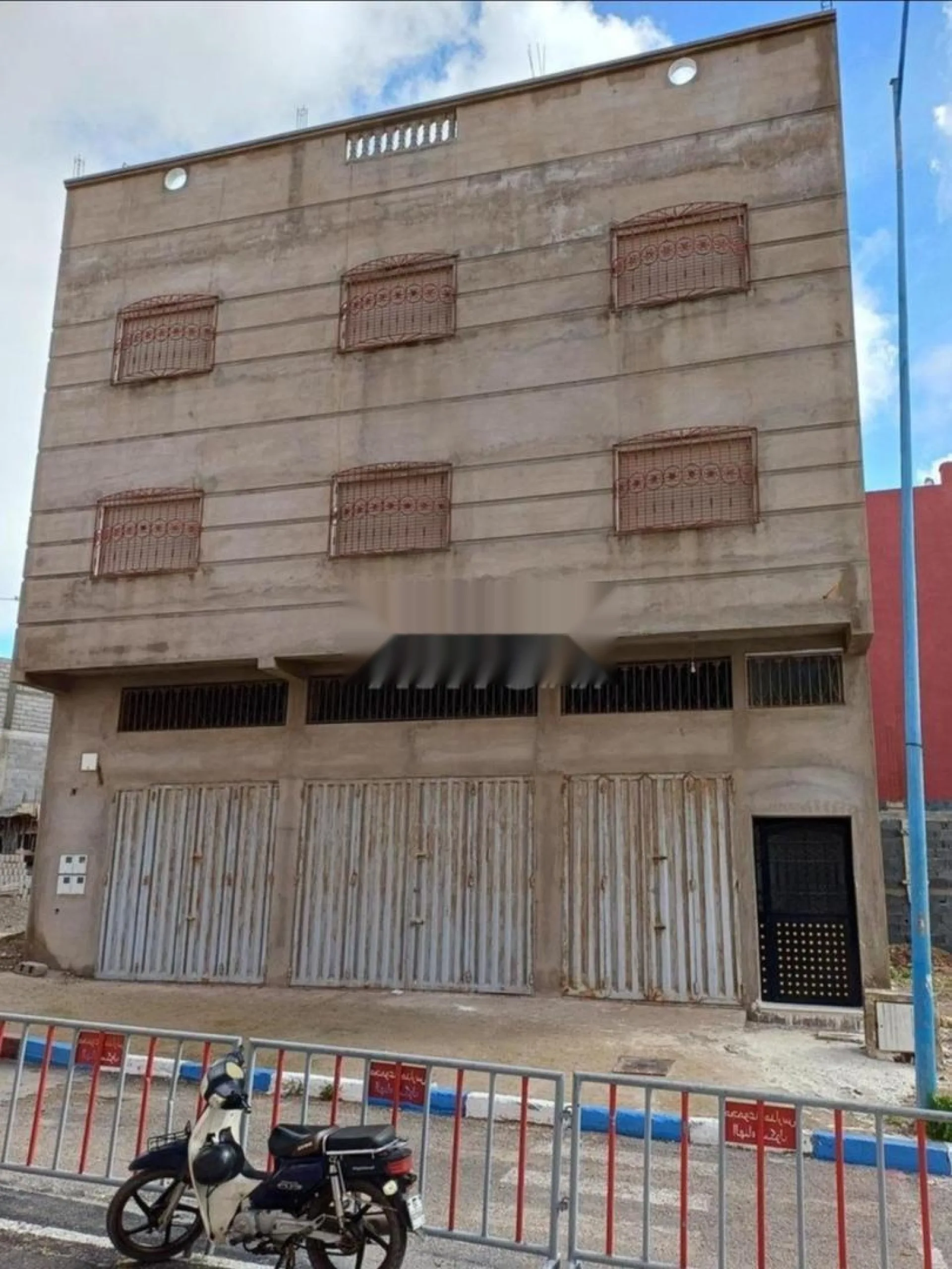 El Hana 2 en face de El Hana School