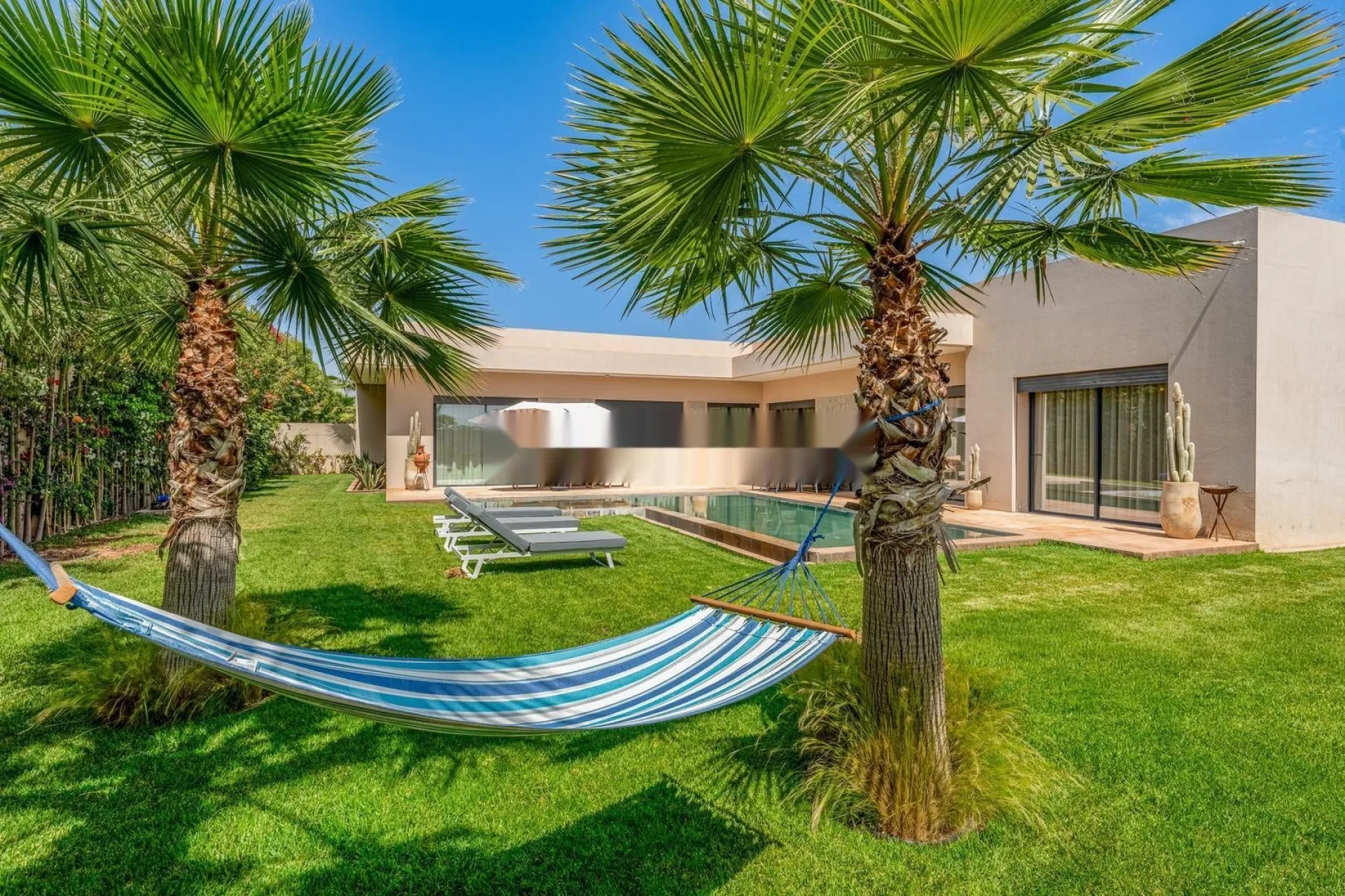 LOCATION VILLA LUXE - MEUBLE - RESIDENCE FERME