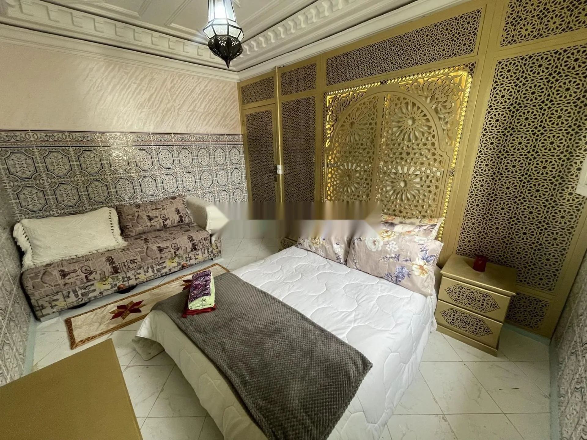 Appartement Élégant avec 2 Chambres et Décoration Traditionnelle
