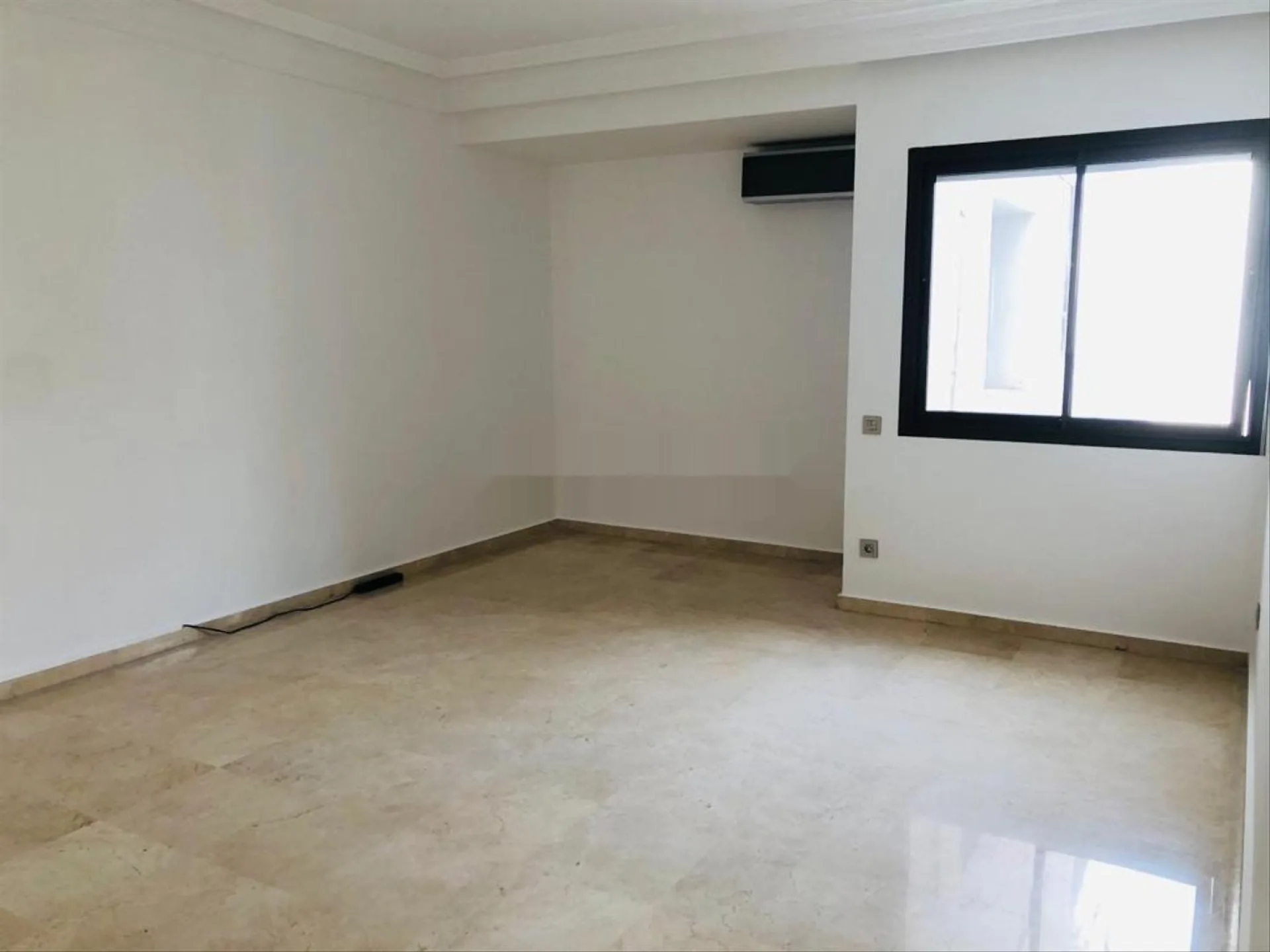 Appartement 2 chambres Vide à Racine