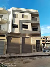 Grand magasin à Dar Bouazza