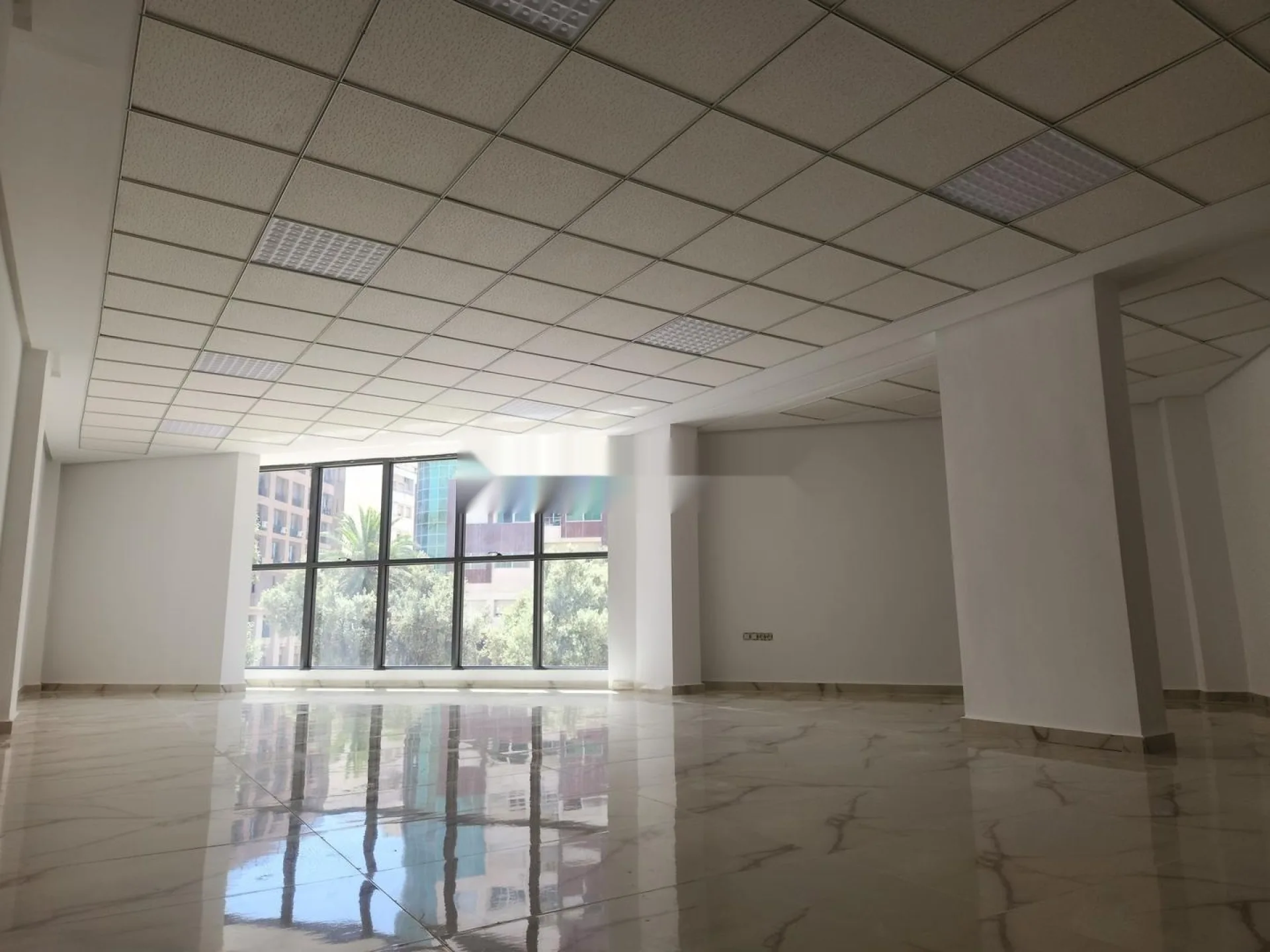 Plateaux bureaux luxe proximité clinique Alaoui