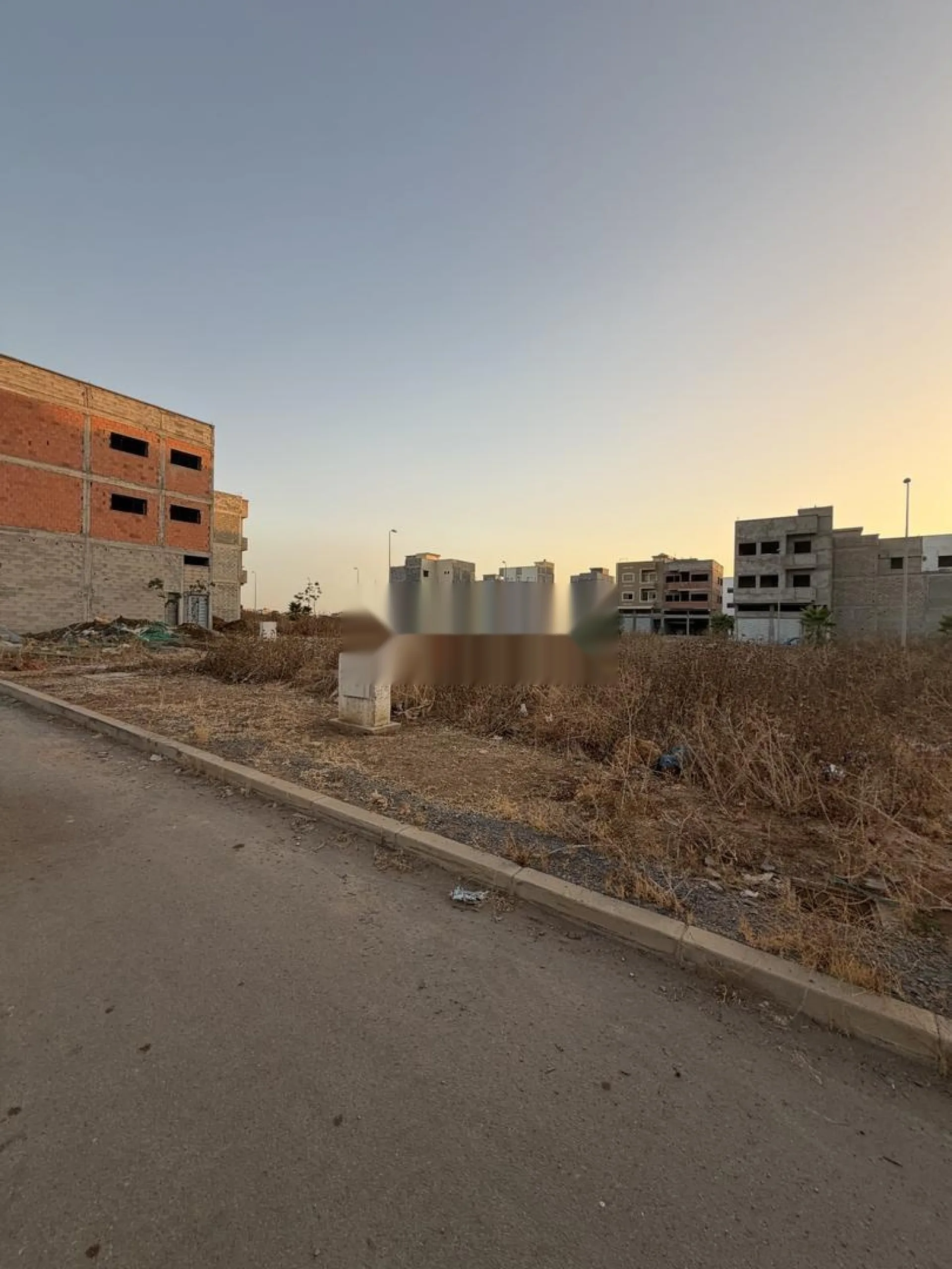 Terrain Titré 2 Façades à Ain Aouda avec parking