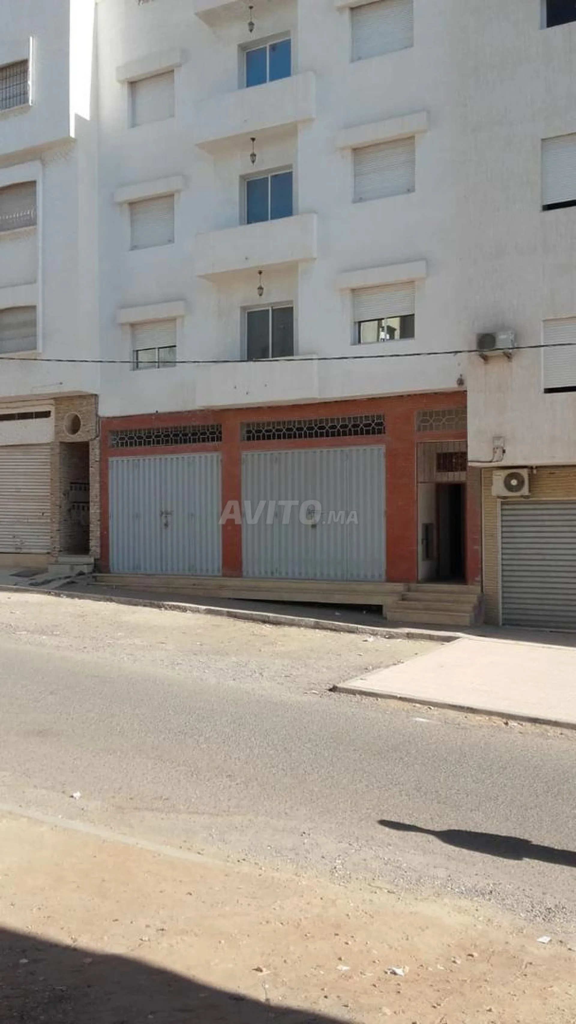 Local commercial avec sous-sol