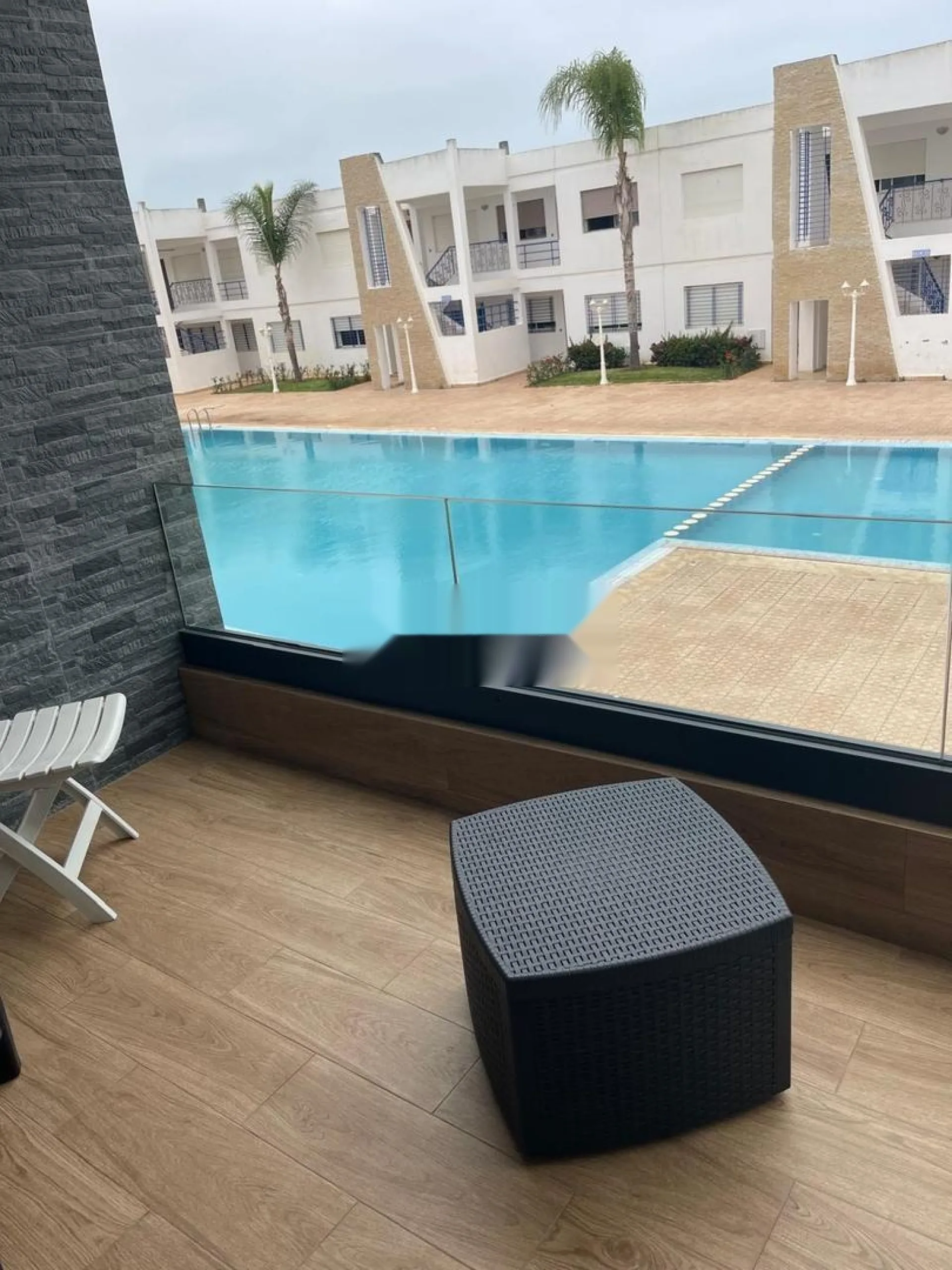 OUL SUP APP VUE PISCINE ET PRES PLAGE