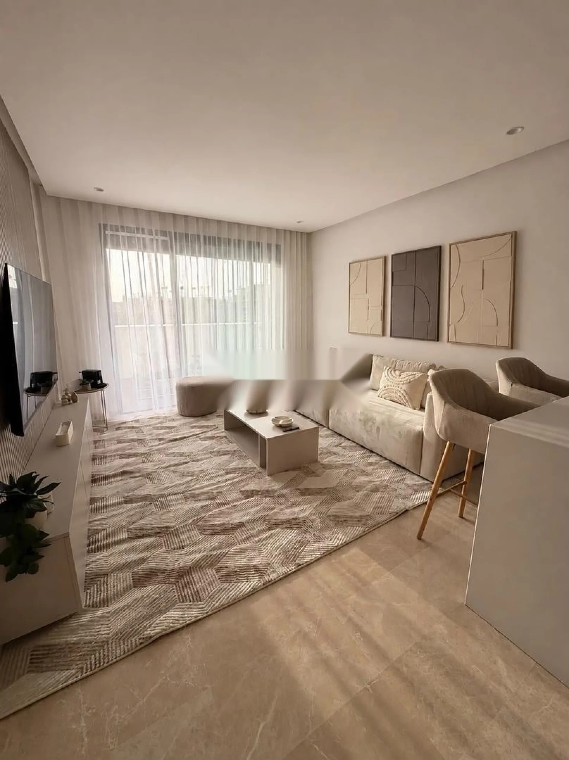 Magnifique Studio Meublé avec Terrasse à CFC