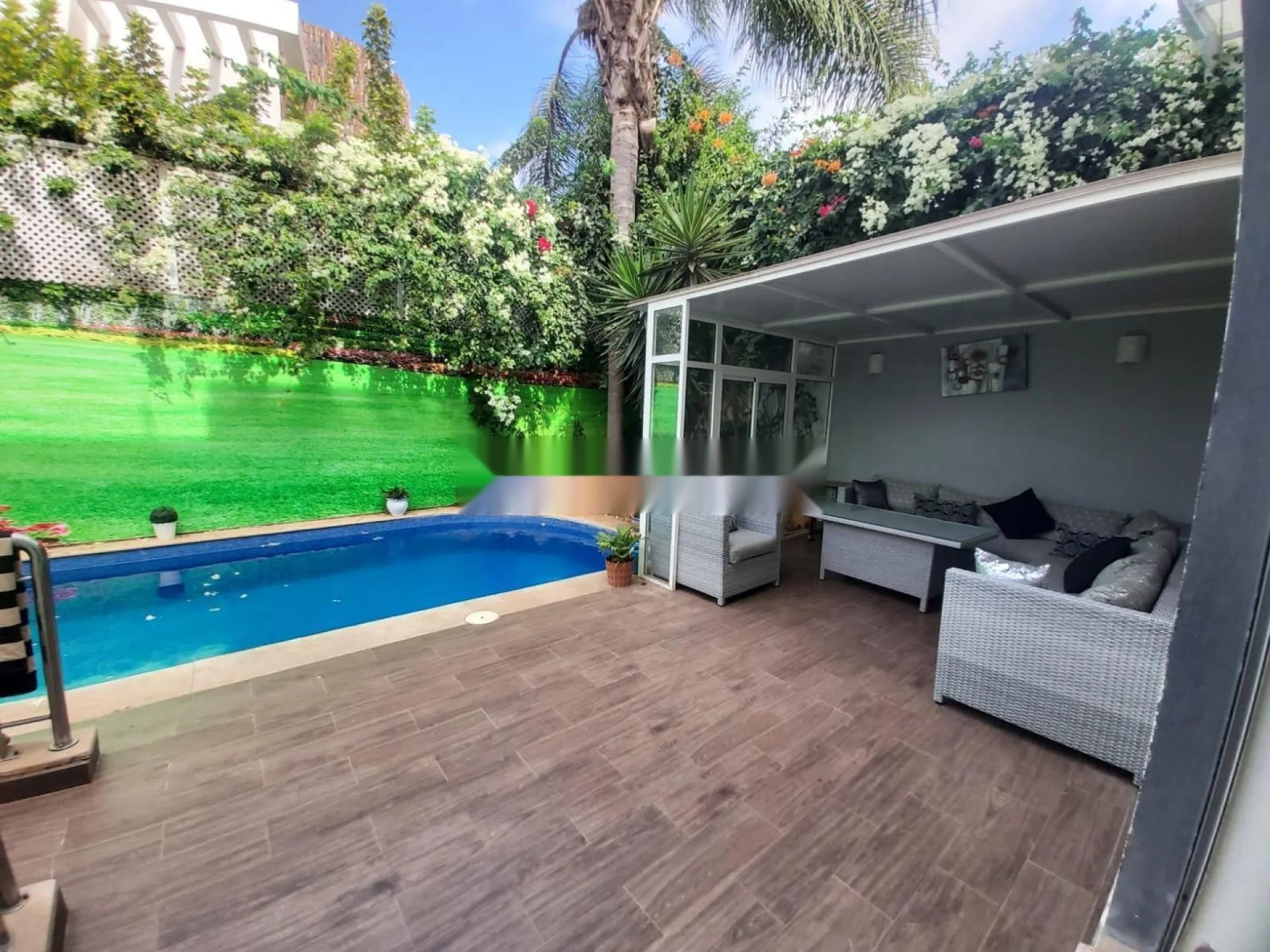 Villa 360m sur Route Dazzemour
