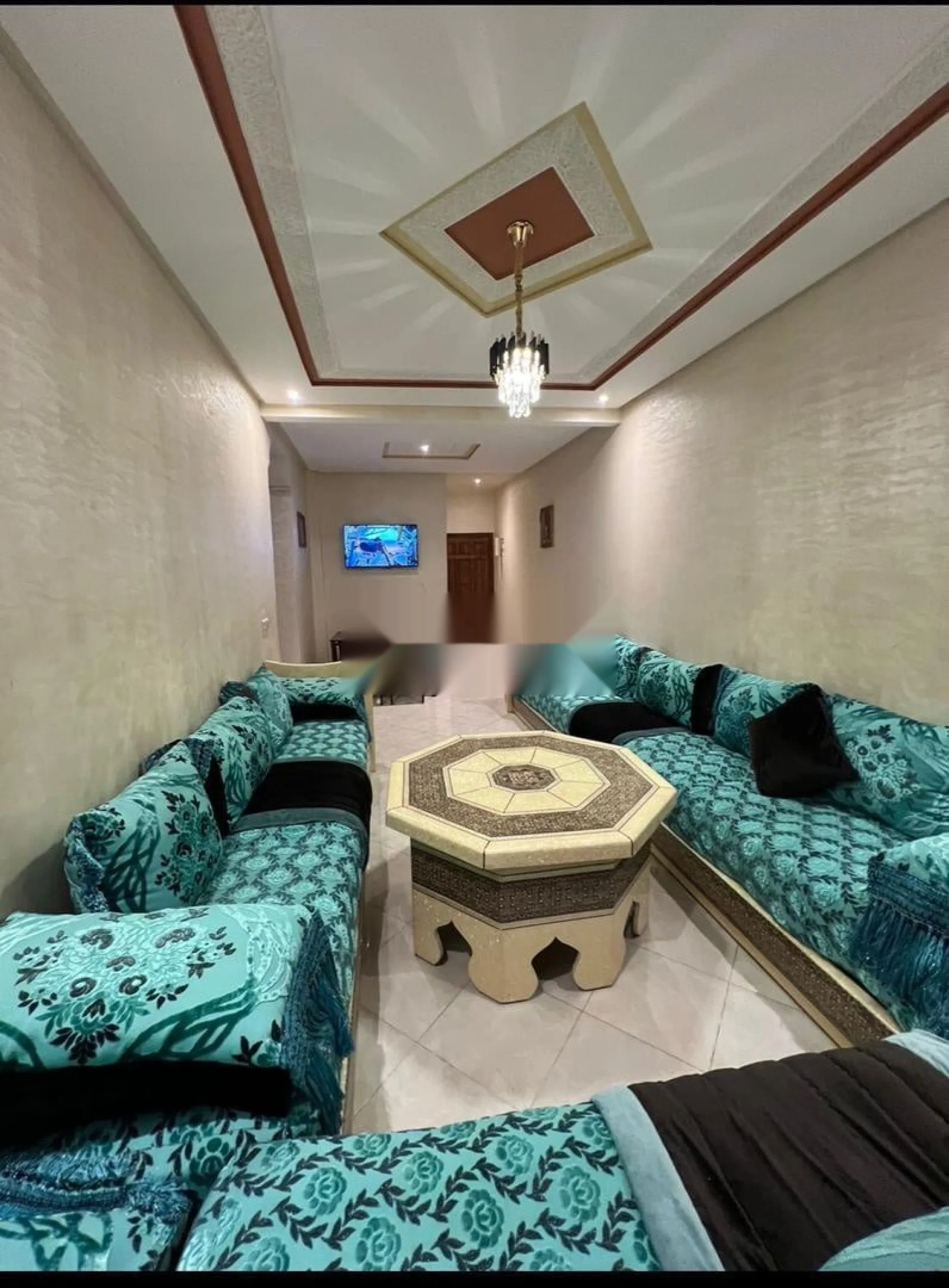 Appartement meublé à louer par jours clim dispo