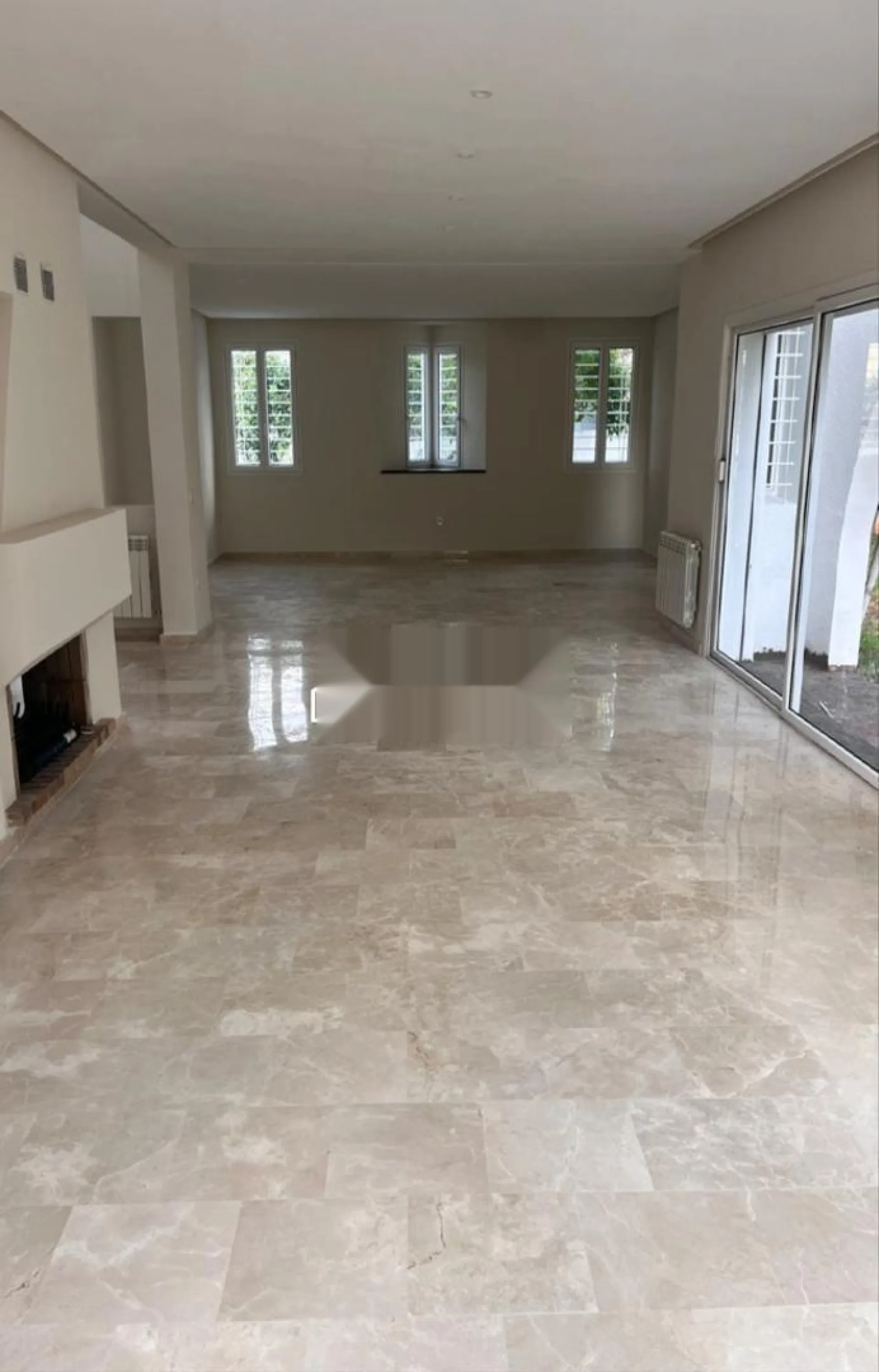 Villa Rénovée à Louer Hay