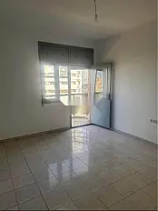 L'appartement est-il à usage commercial et non résidentiel ?