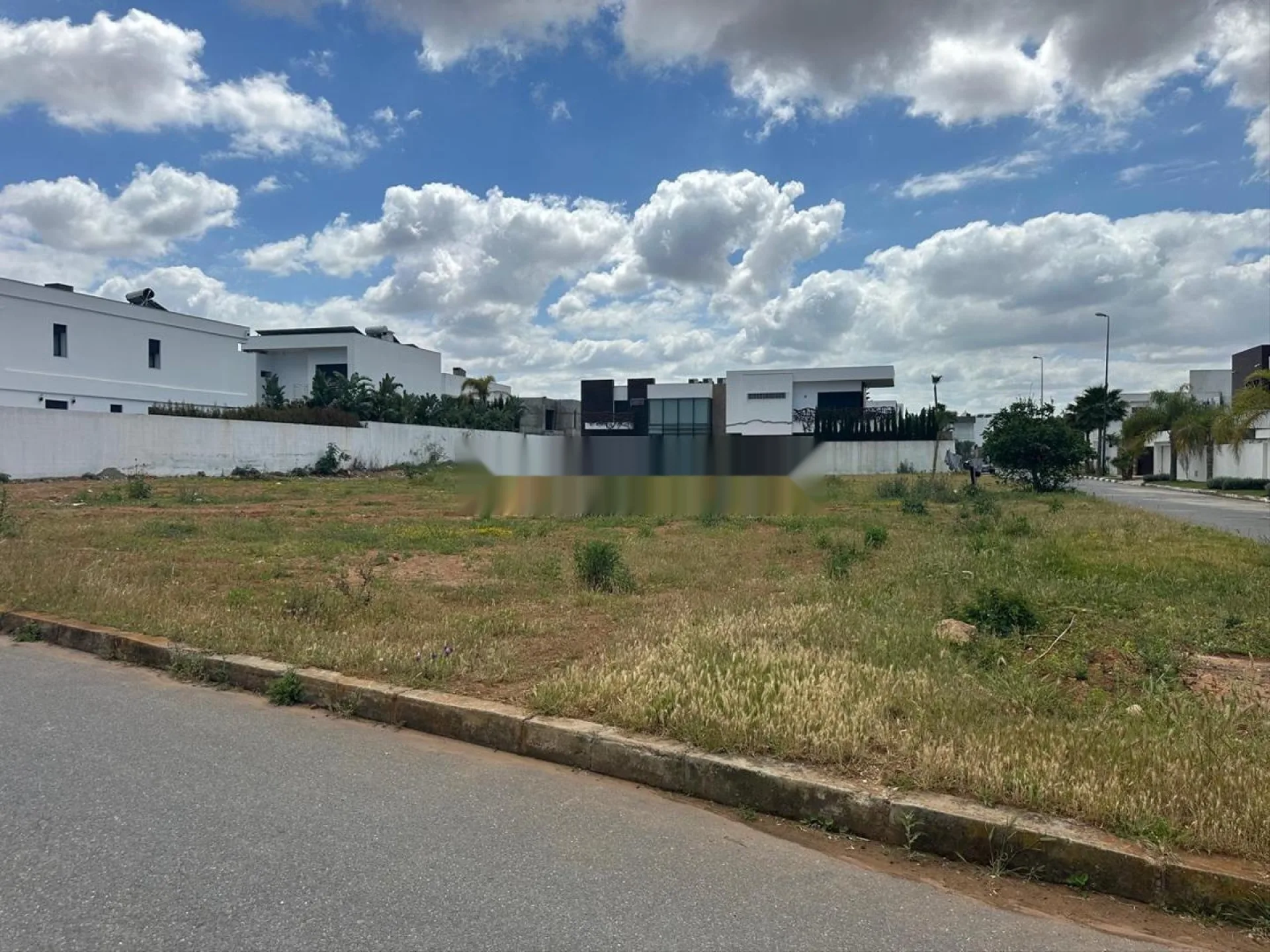 À VENDRE - Terrain nu pour villa isolée