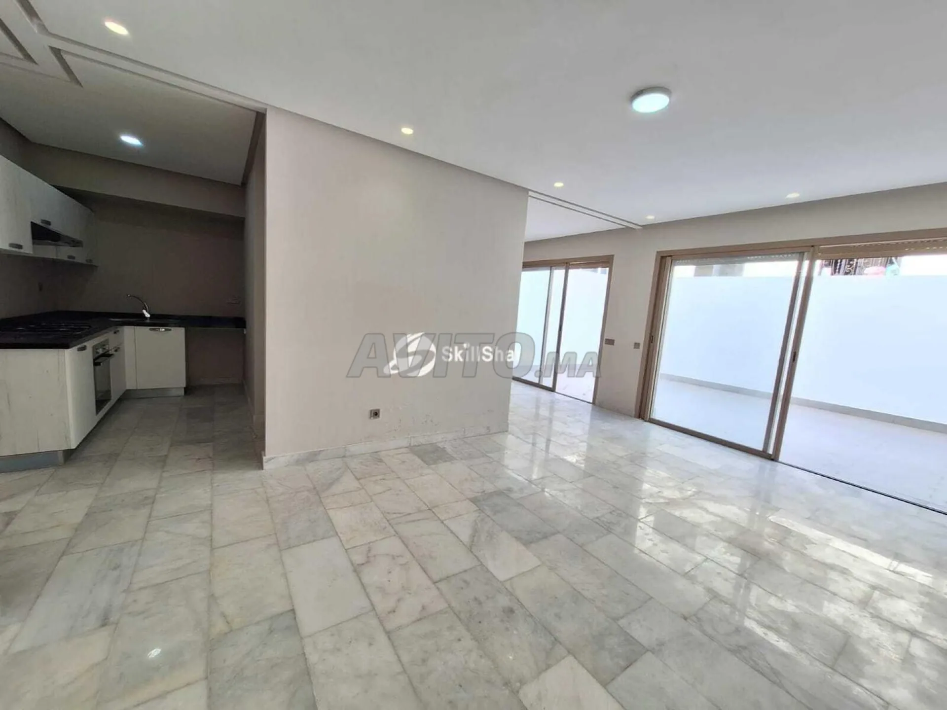 Appartement / Studio neuf à louer 78 m² Casablanca
