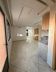 appartement vide avec terrasse
