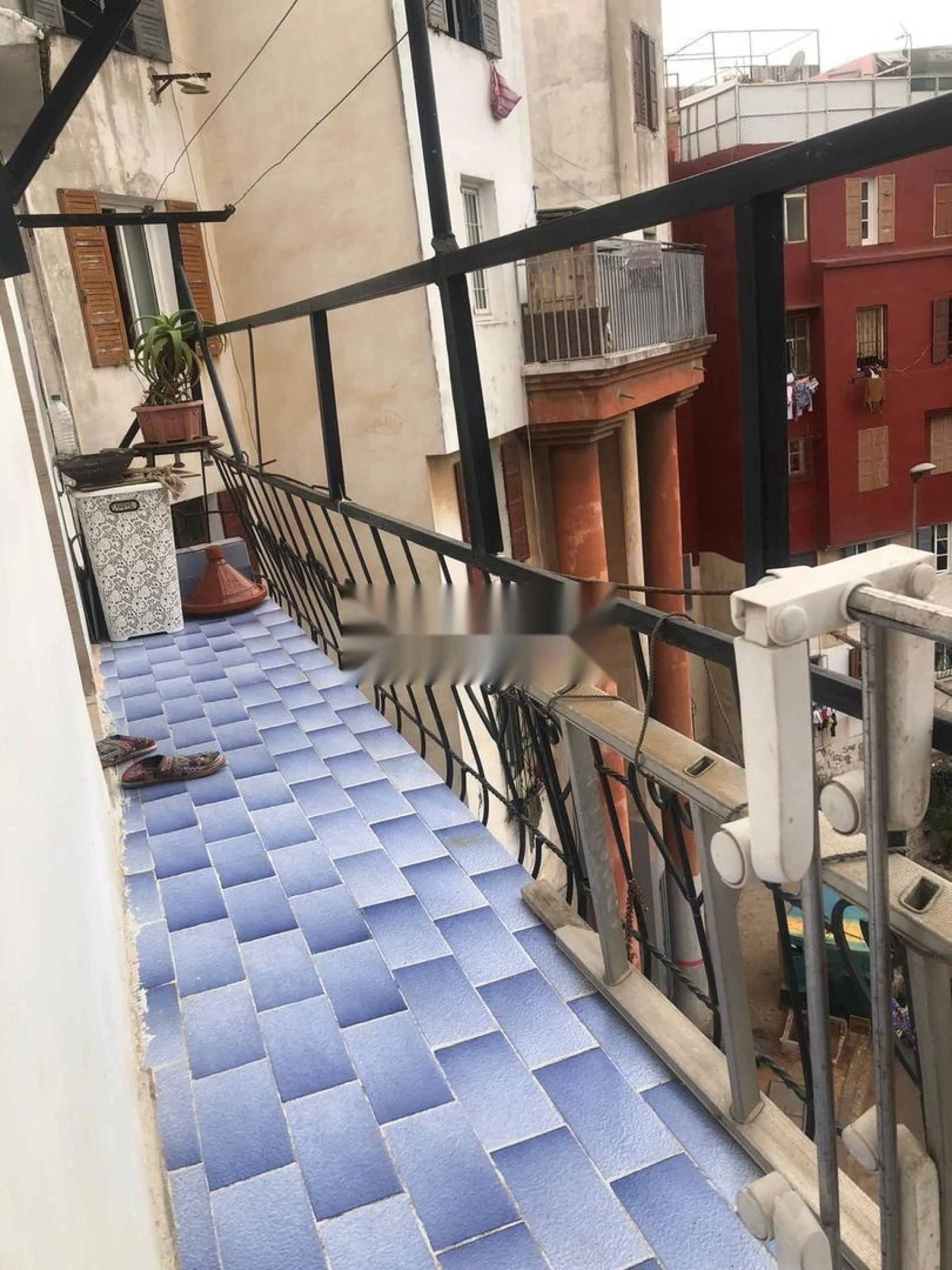 Apparemment à vendre