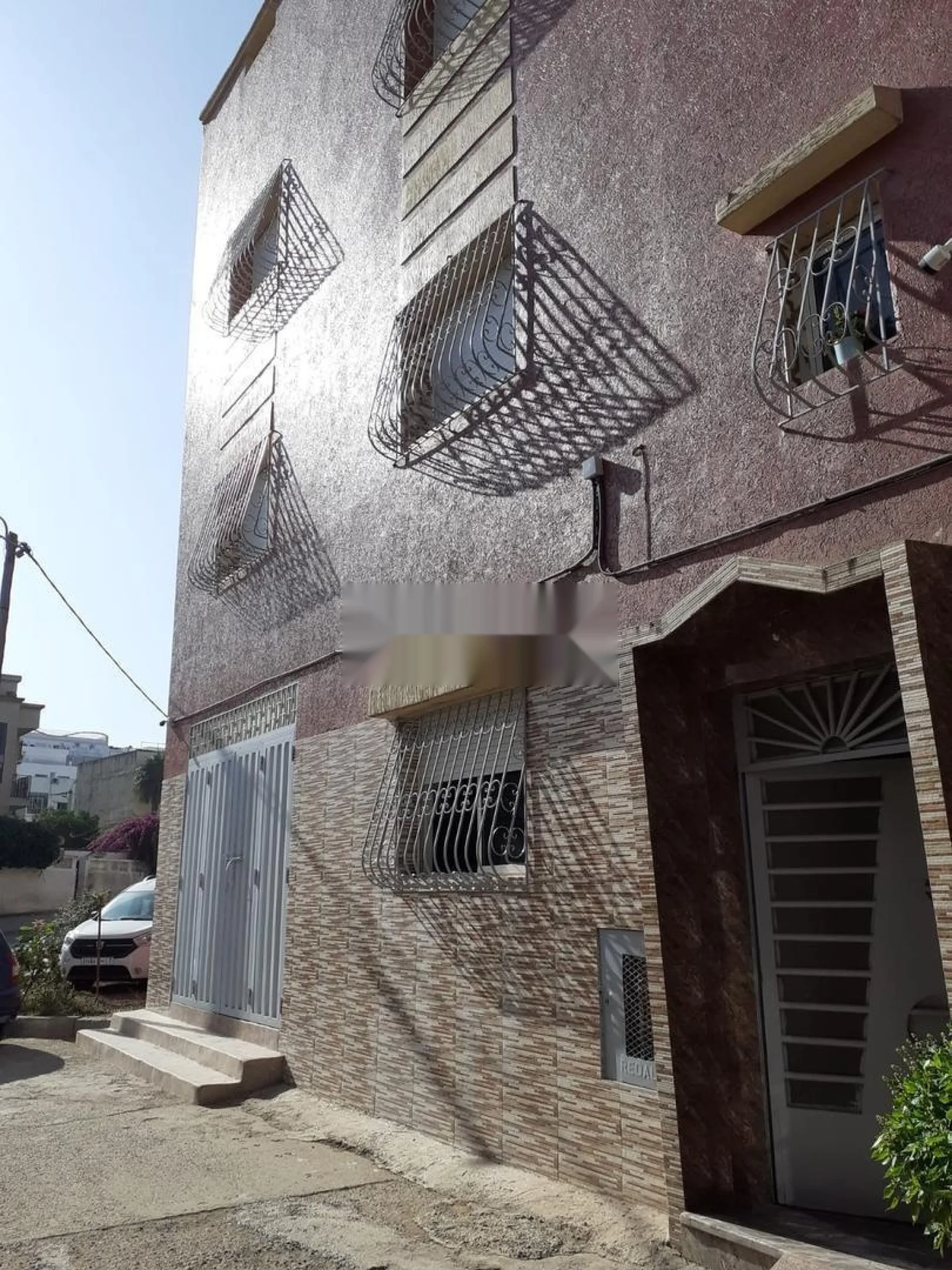 Maison de luxe à vendre et garage