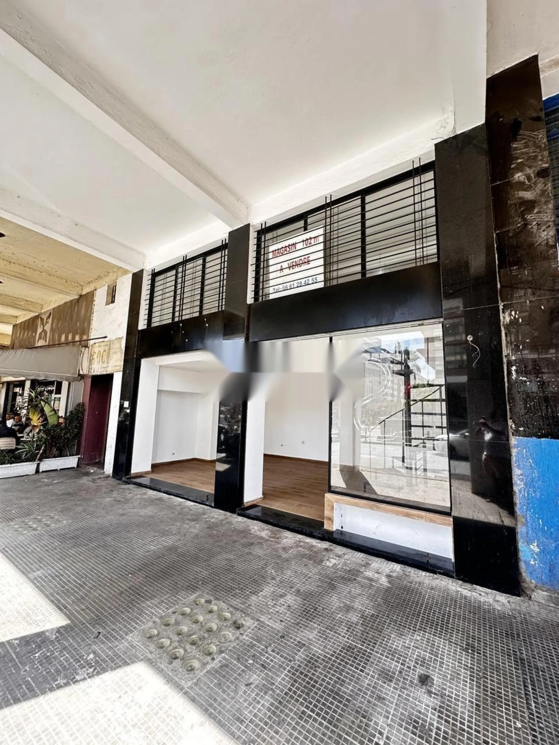 Local neuf pour café snack food delivery terrasse