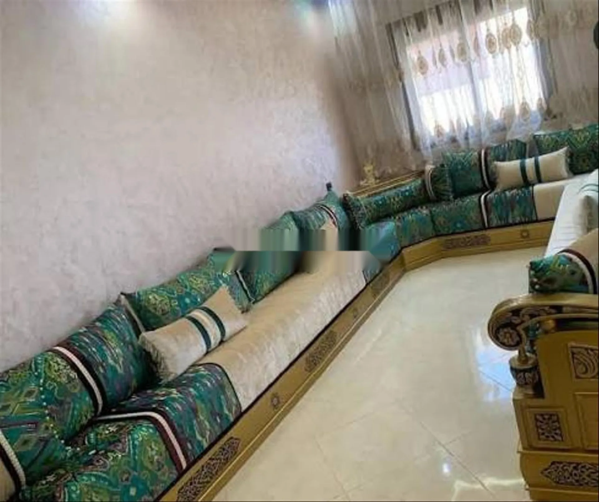 شقة في أزرو