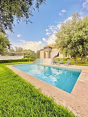 Villa Titrée 800 m² 4 Chambres, Piscine & Puits