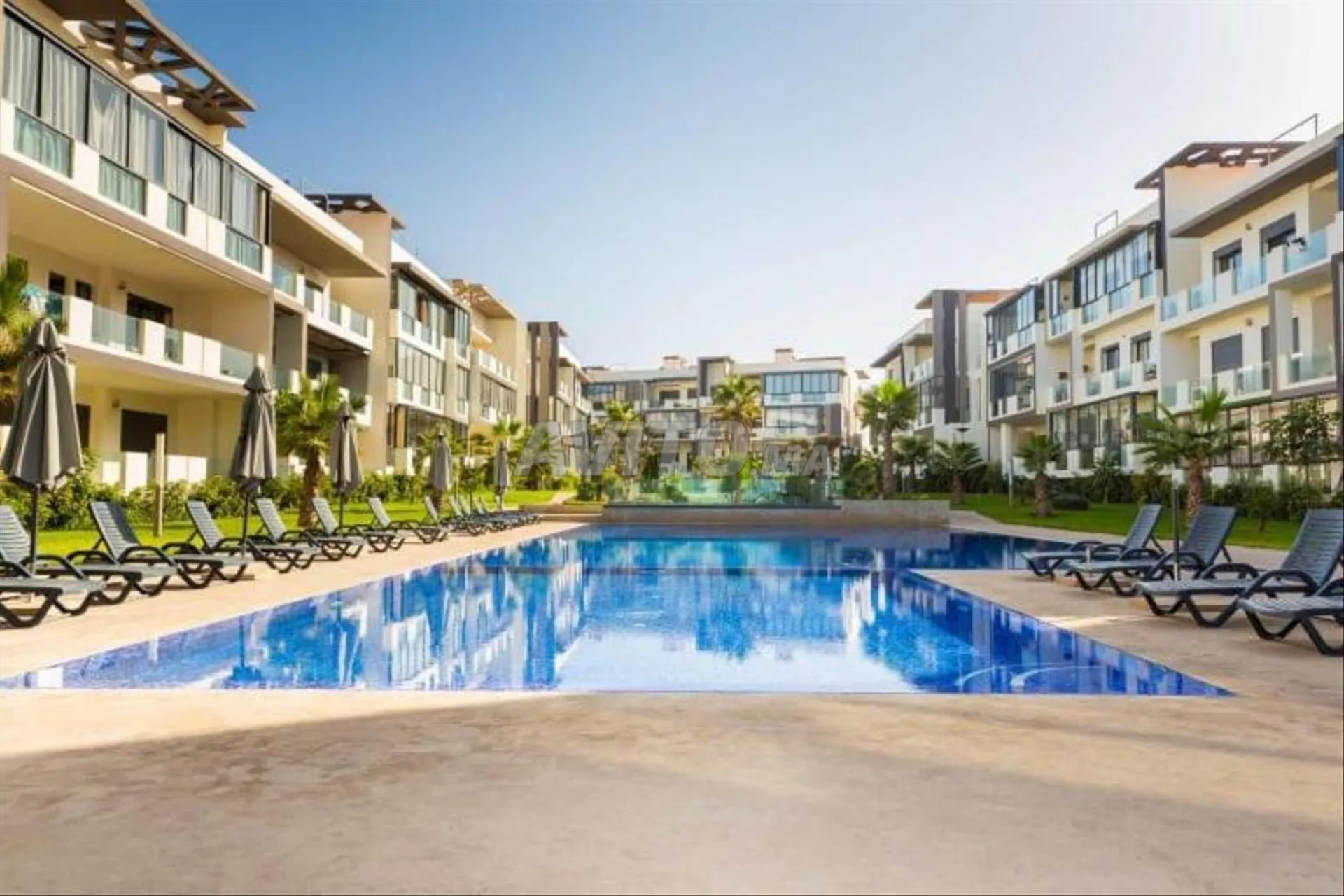 Appartement à louer à la journée à Dar Bouazza avec deux piscines