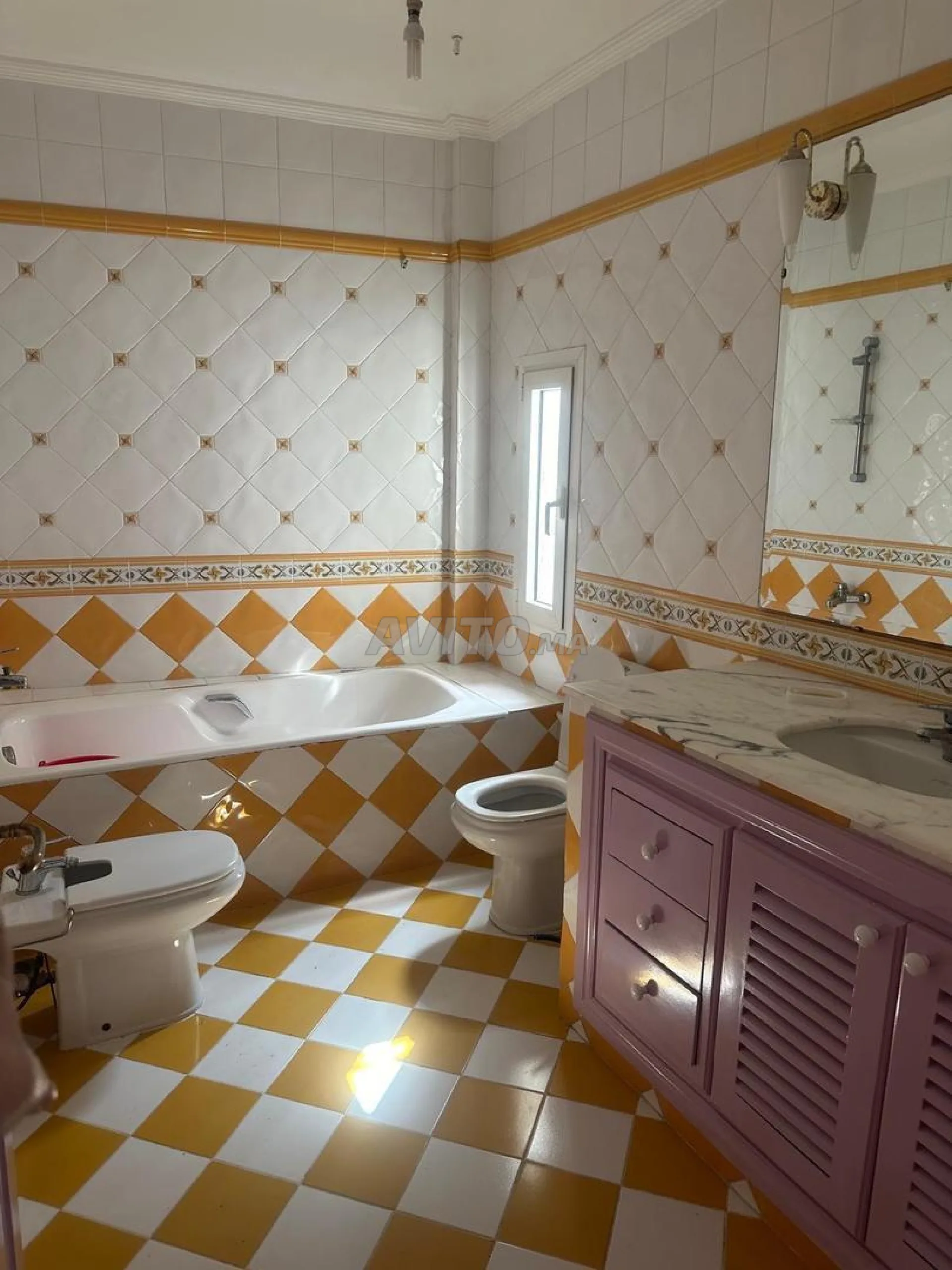 Appartement à vendre au deuxième étage dans un immeuble de seulement deux étages