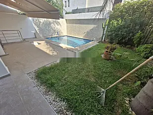 Villa en location à Hay