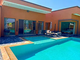 Villa moderne avec piscine route ouarzazate