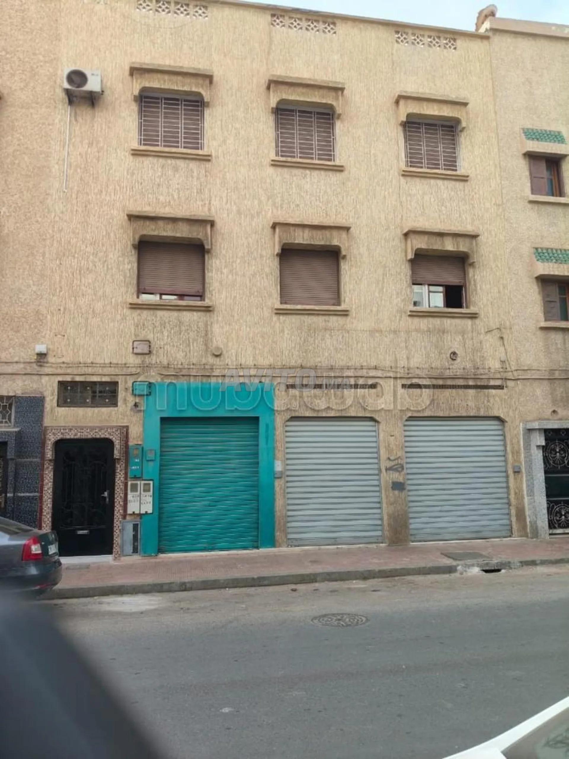 مرآب للإيجار في حي الداخلة