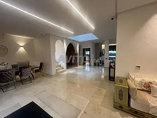 فيلا للبيع في مبروكة مع مسبح