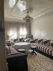 شقة للبيع في عين السبع، مشمسة، موقع استراتيجي