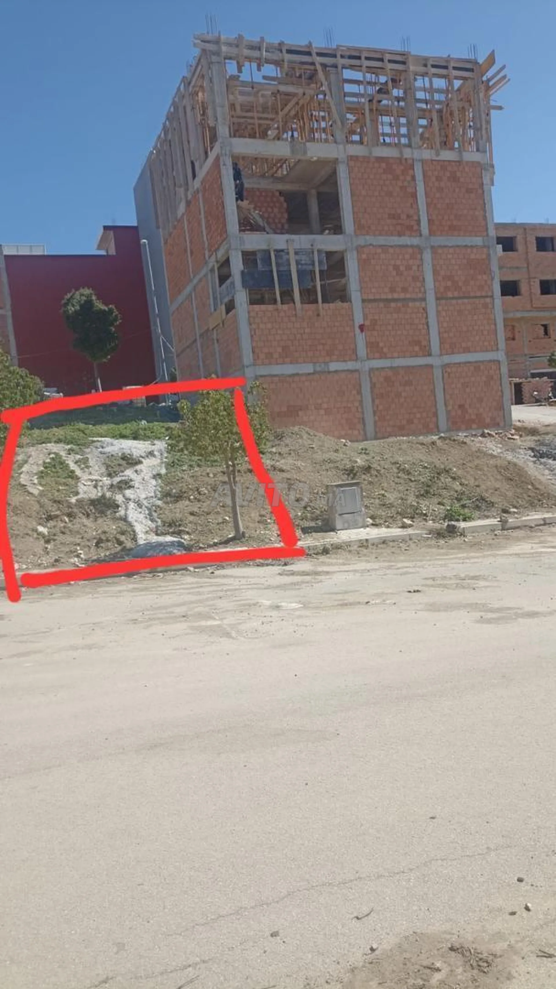 أرض للبيع بالقرب من محطة التقطيع بزموري