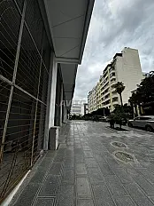UN LOCAL COMMERCIAL NEUF EN LOCATION