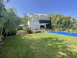 Villa moderne 660m² piscine résidence à Bouskoura