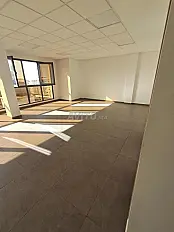 Bureau neuf 63m à vendre Anassi