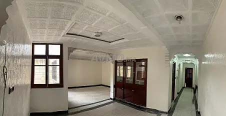 شقة واسعة، مشرقة، وذات موقع مثالي