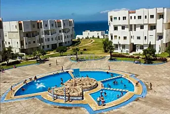 Superbe appartement en front de mer avec piscine