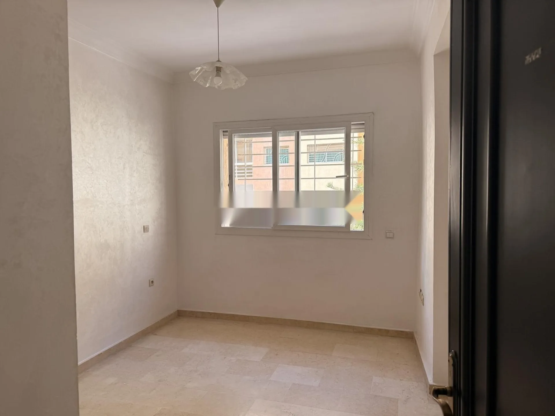 Bel appartement vide à louer