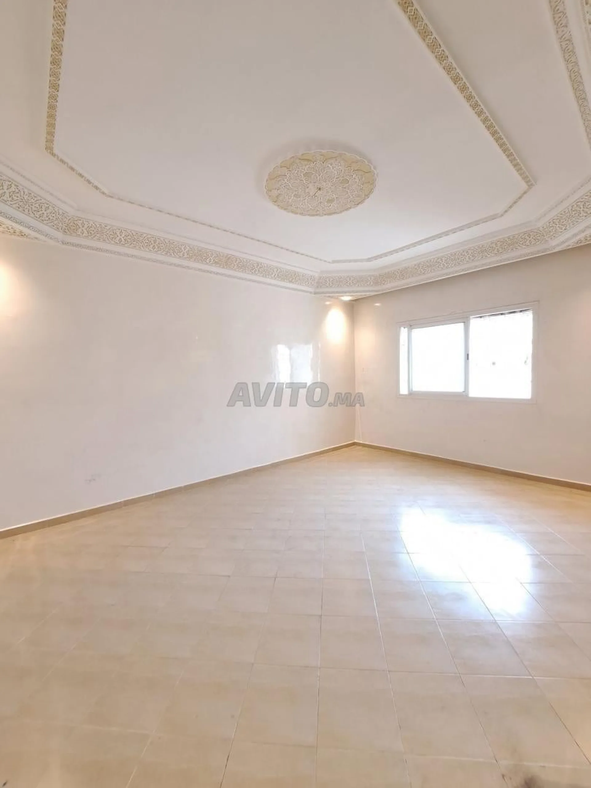 Appart. 2 façades 96 m2 Résidence Kheir Bd Tah