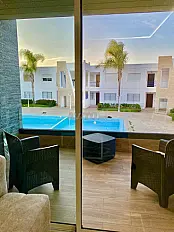 SUPER APPARTEMENT AVEC PISCINE ET A COTE DE LA PLAGE