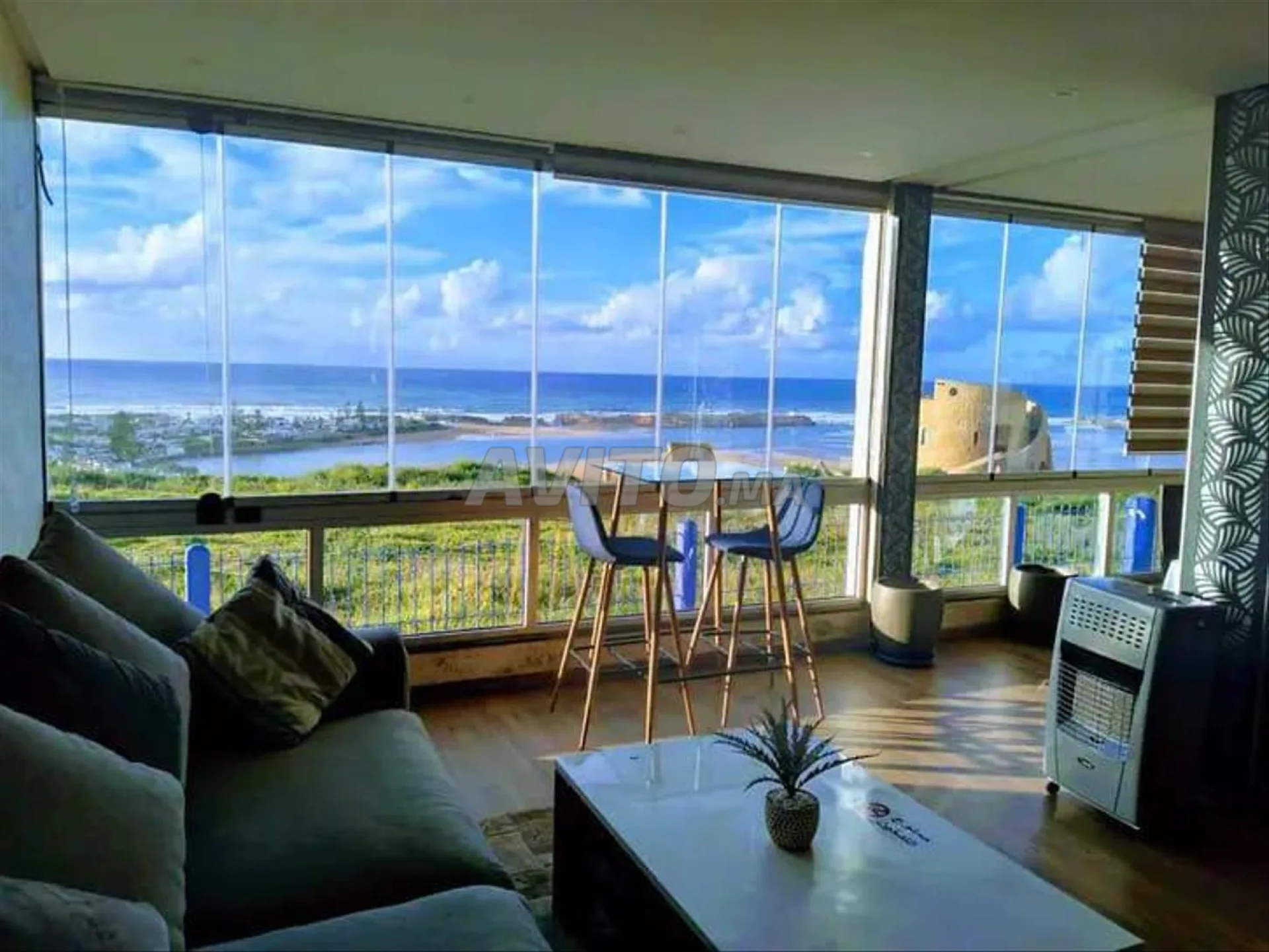 APPARTEMENT VIP AVEC PISCINE ET VUE MAGNIFIQUE SUR MER