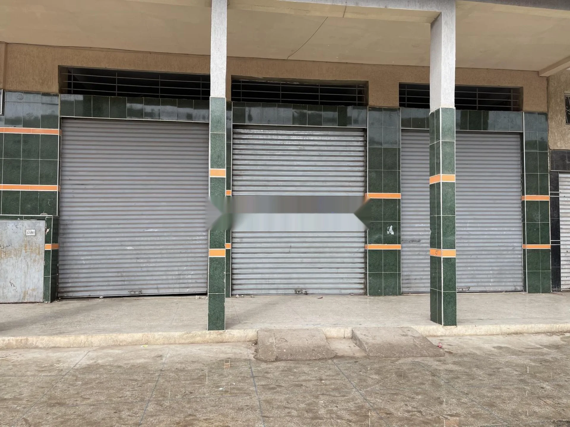 Magasin à vendre Magasin 50m et 65m à vendre à Berrechid