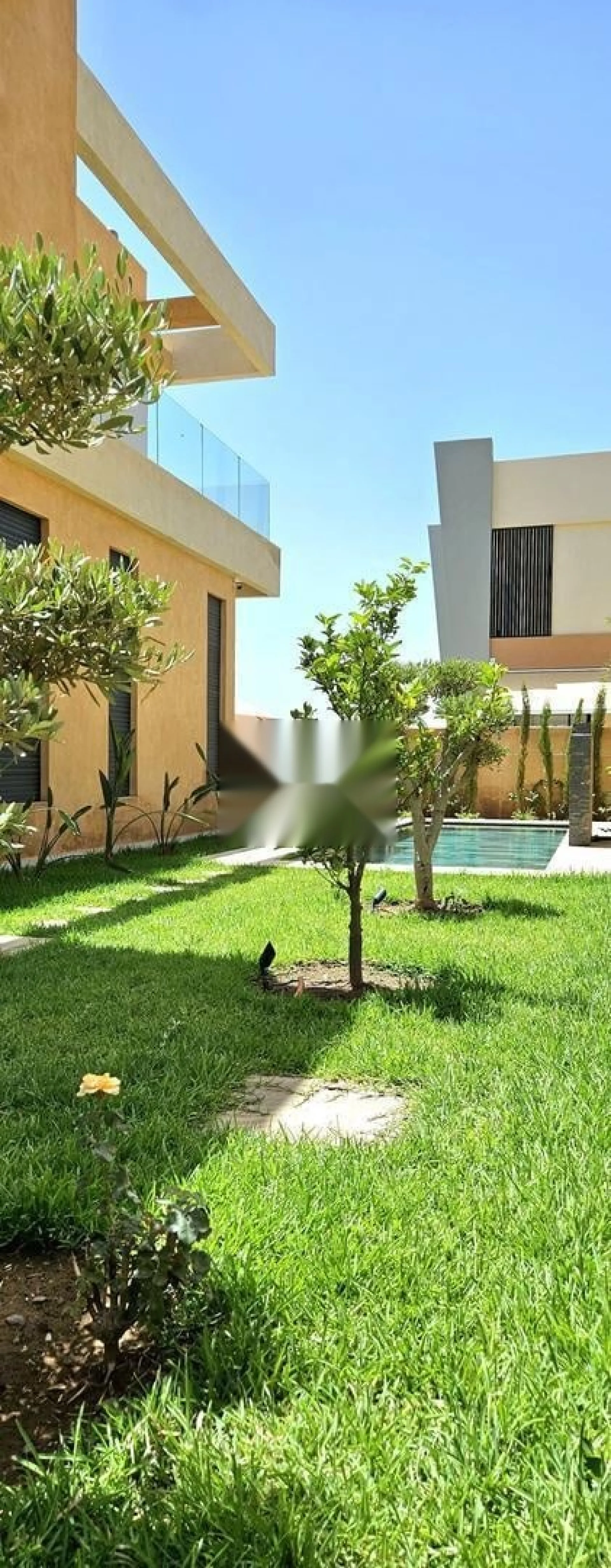 Luxueuse villa moderne neuve piscine verdure