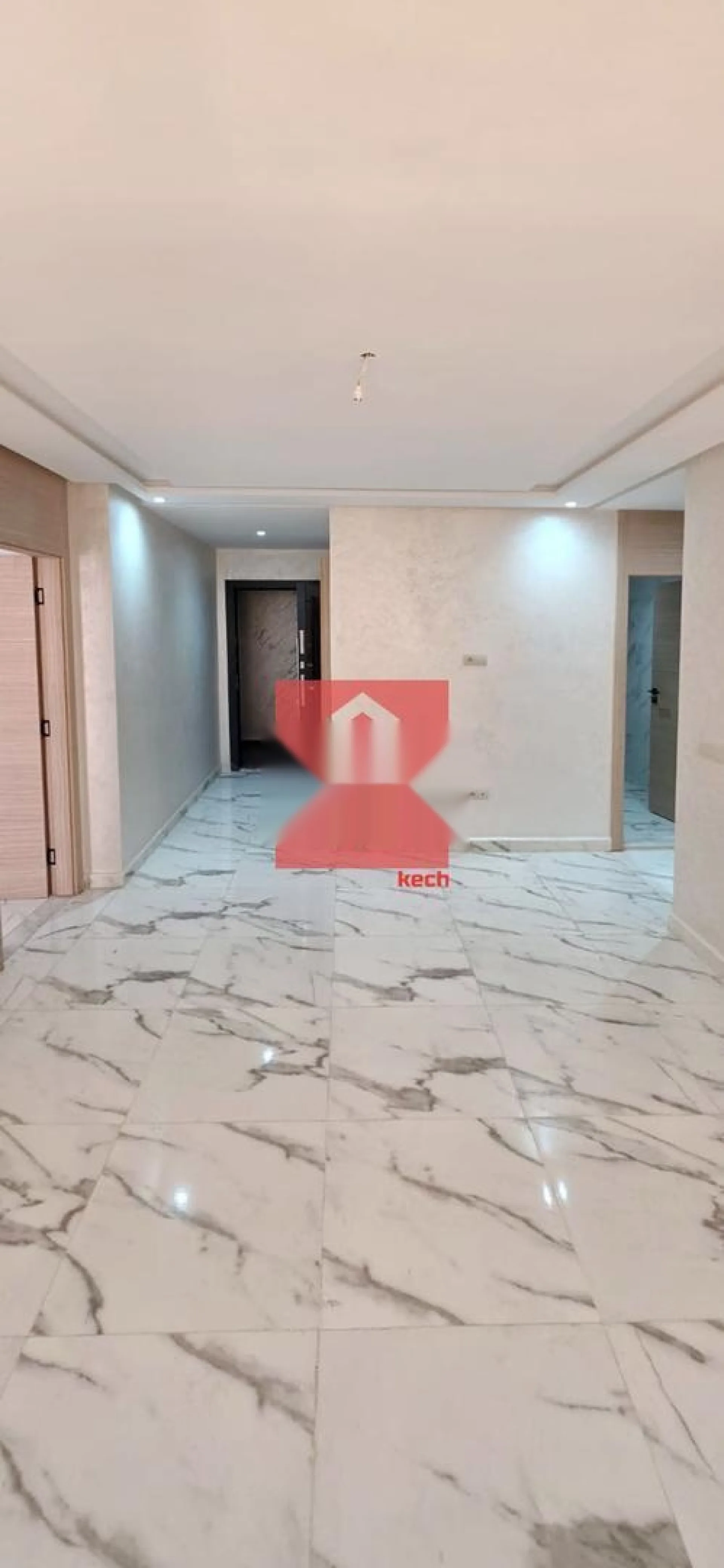 شقة مجددة للإيجار شهريًا