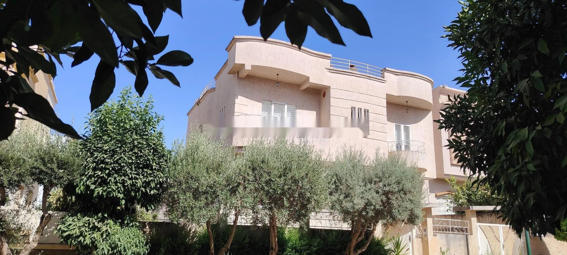 Villa à vendre à Hay Riad Route Ain Chkef
