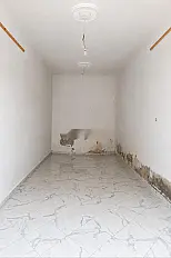 Local commercial Maghreb Arabe route Takwin