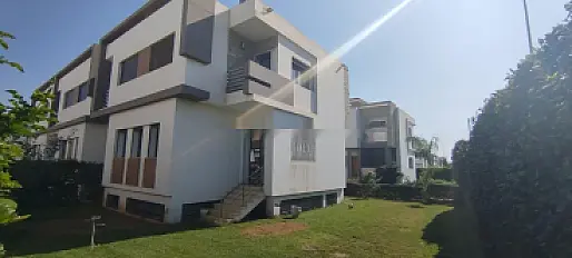 Triplex 3 façades à Val d'or Résidence sécurisée