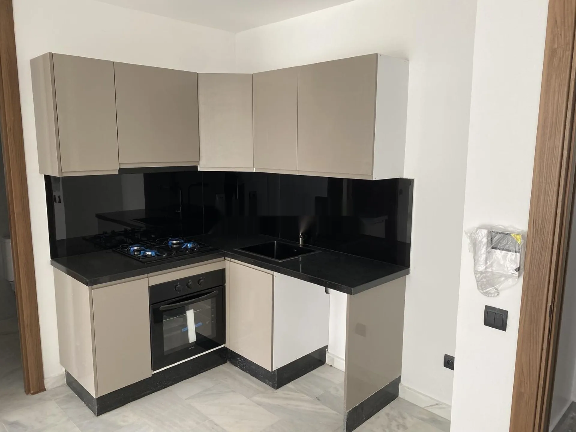 Studio neuf 41 m2 À vendre roche noirs